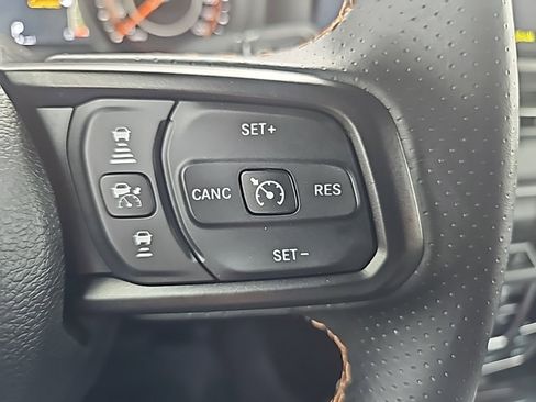 Certified 2024 Jeep Gladiator Mojave image 30