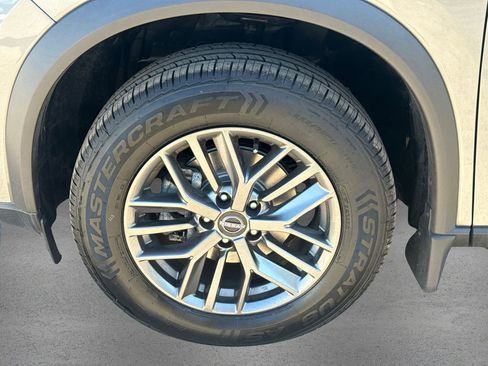 Used 2023 Nissan Rogue S image 12