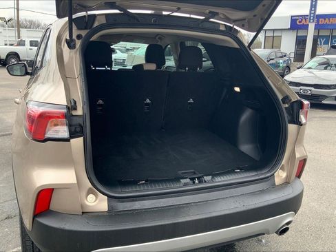 Used 2020 Ford Escape SE FWD image 4