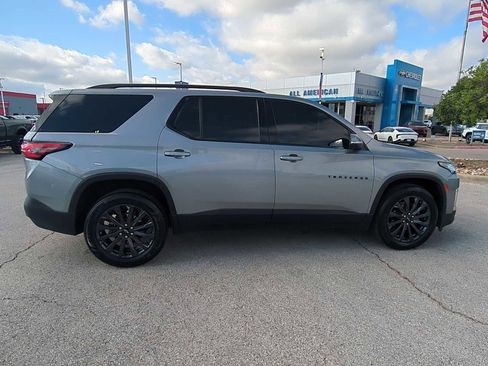 Used 2023 Chevrolet Traverse RS FWD image 9