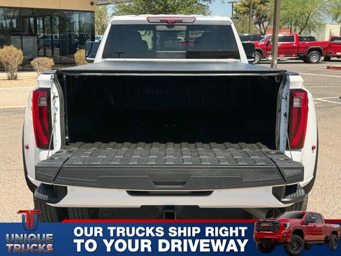 Used 2024 GMC Sierra 3500 Denali w/ Denali Reserve Package AWD/4WD image 8