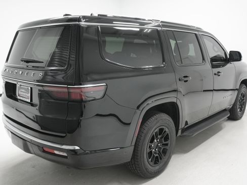 Used 2023 Jeep Wagoneer 2WD w/ Convenience Group I image 4