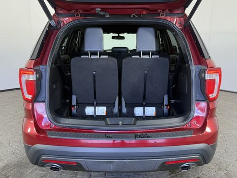 Used 2017 Ford Explorer XLT w/ Equipment Group 202A AWD/4WD image 7