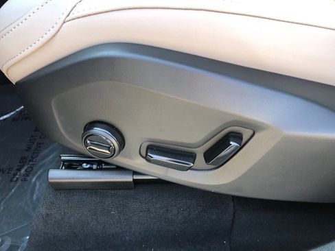 New 2026 Volvo XC90 B6 Plus w/ Protection Package Premier image 14