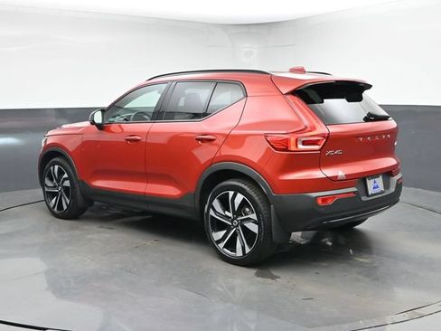 Used 2023 Volvo XC40 B5 Plus w/ Driver Assist Package AWD/4WD image 8
