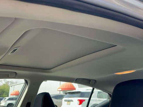 Used 2023 Nissan Altima 2.5 SV w/ SV Premium Package image 19