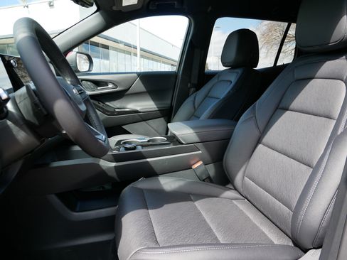 New 2026 Chevrolet Equinox LT w/ Convenience Package II AWD/4WD image 4