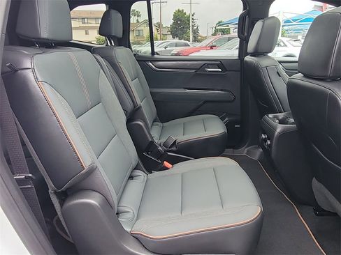 Used 2026 GMC Acadia AT4 w/ Luxury Package image 28