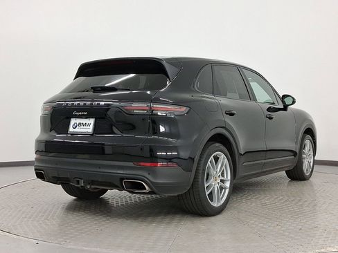 Used 2021 Porsche Cayenne image 9
