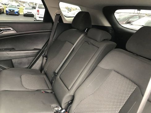 Used 2023 Kia Sportage LX image 11