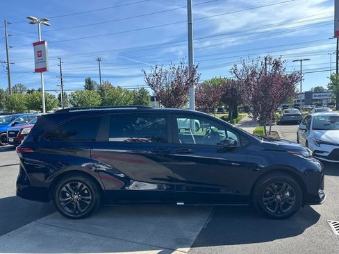 Certified 2026 Toyota Sienna XSE AWD/4WD image 6
