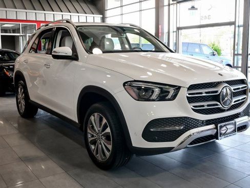 Used 2020 Mercedes-Benz GLE 350 4MATIC w/ Premium Package image 3