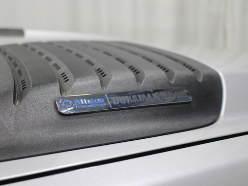 Used 2011 Chevrolet Silverado 2500 LT w/ Interior Plus Package image 24