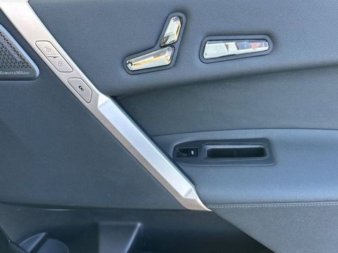 Used 2023 BMW iX xDrive50 w/ Premium Package image 19