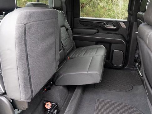 Used 2025 GMC Sierra 2500 AT4X image 33