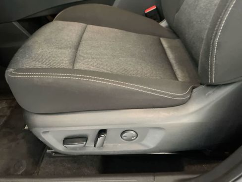 Used 2024 Nissan Rogue SV image 12