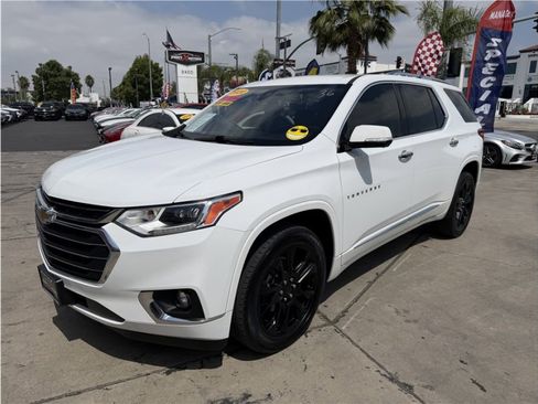 Used 2020 Chevrolet Traverse Premier FWD image 3