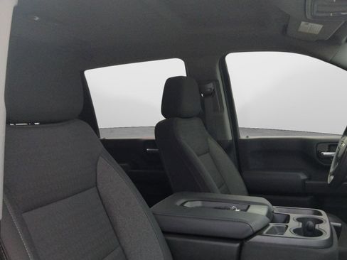 Used 2024 Chevrolet Silverado 2500 Custom w/ Custom Value Package image 30