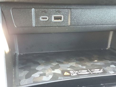 Used 2023 Chevrolet Colorado Z71 w/ Z71 Convenience Package 2 image 32