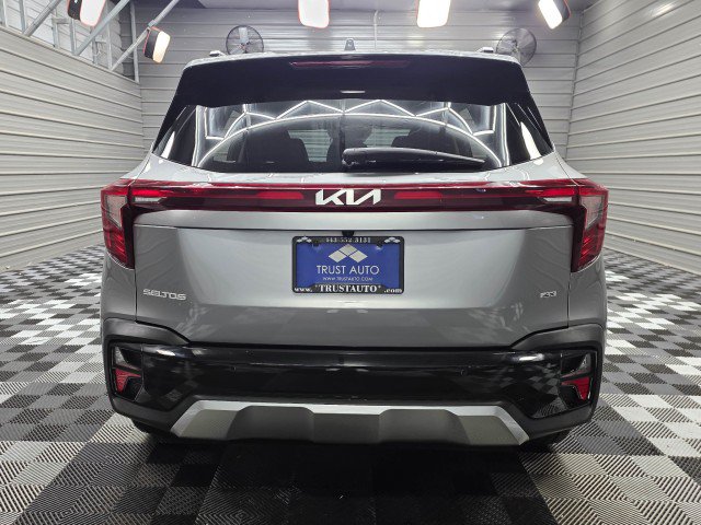 Used 2025 Kia Seltos SX AWD/4WD image 7