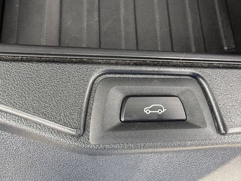 Used 2024 BMW X5 sDrive40i w/ M Sport Package RWD image 40