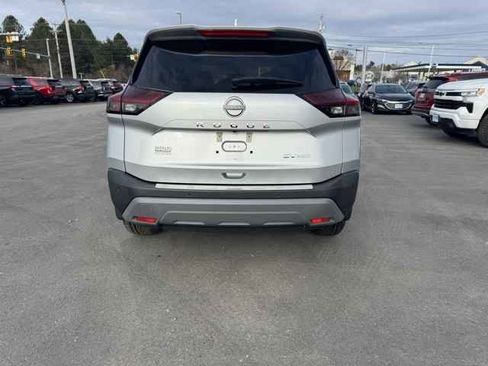 Used 2022 Nissan Rogue SV image 6