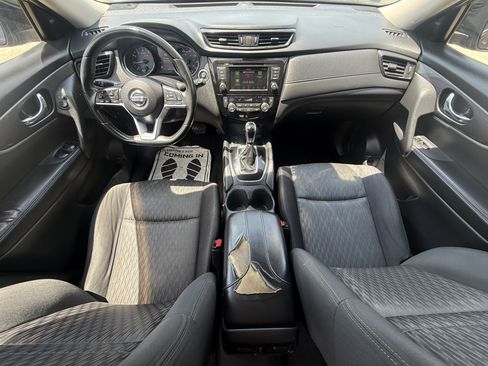 Used 2019 Nissan Rogue SV w/ Premium Package FWD image 11