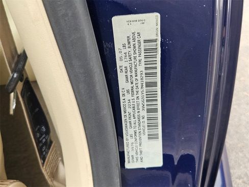 Used 2007 Volkswagen Beetle Convertible w/ Package 2 image 31