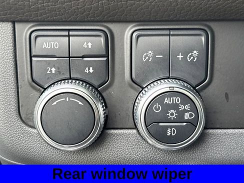 Used 2021 GMC Yukon XL Denali w/ Denali Premium Package image 36