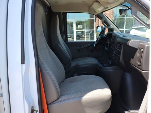 Used 2022 Chevrolet Express 3500 w/ Power Convenience Package RWD image 31