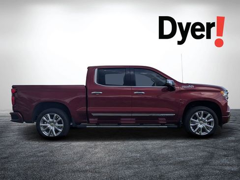 Used 2025 Chevrolet Silverado 1500 High Country w/ High Country Premium Package AWD/4WD image 2