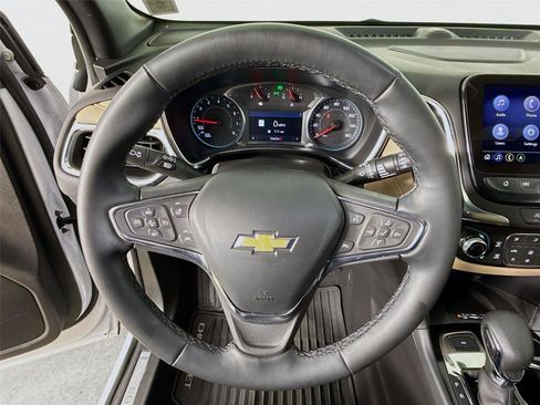 Used 2024 Chevrolet Equinox Premier AWD/4WD image 13