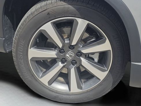 Certified 2025 Honda Pilot Touring image 20