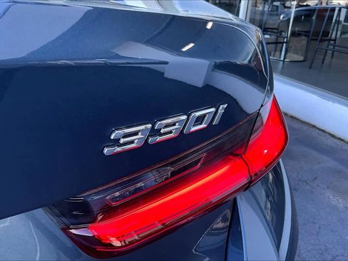Certified 2025 BMW 330i Sedan image 9