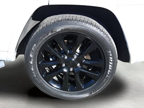 Used 2019 Jeep Grand Cherokee Altitude image 8