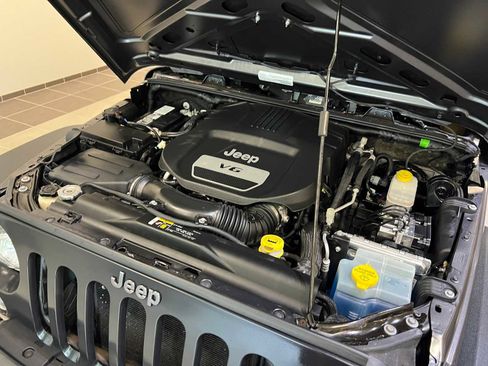 Used 2017 Jeep Wrangler Unlimited Sport image 9