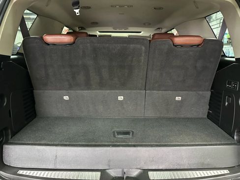 Used 2016 Cadillac Escalade Luxury image 18