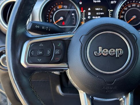 Used 2018 Jeep Wrangler Unlimited Sahara w/ Cold Weather Group AWD/4WD image 15