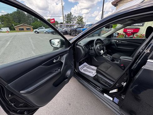 Used 2017 Nissan Rogue AWD image 10
