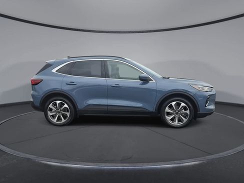 Certified 2023 Ford Escape Platinum w/ Premium Technology Package image 9