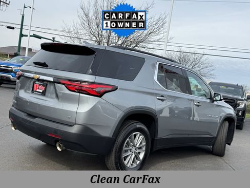 Used 2023 Chevrolet Traverse LT image 3