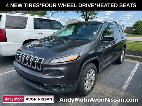 Used 2017 Jeep Cherokee Latitude w/ Cold Weather Group AWD/4WD image 2
