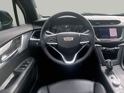 Used 2024 Cadillac XT6 Premium Luxury FWD image 5