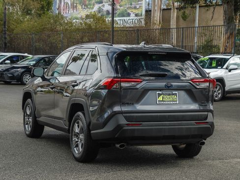 Used 2024 Toyota RAV4 XLE AWD/4WD image 6