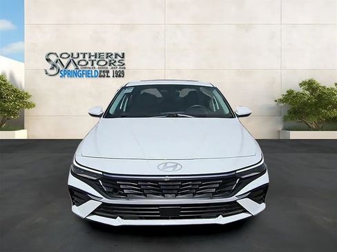 Used 2025 Hyundai Elantra SEL FWD image 38
