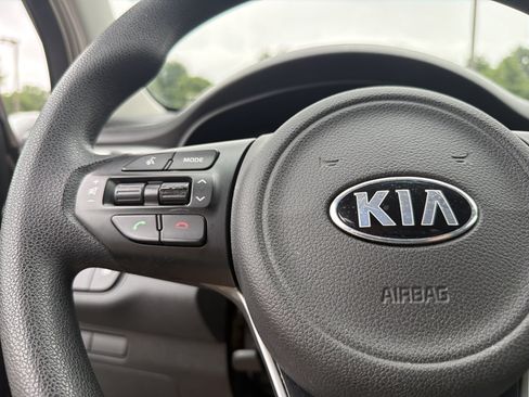 Used 2016 Kia Sorento L FWD image 9