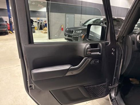 Used 2018 Jeep Wrangler Unlimited Sport S AWD/4WD image 34