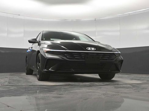 New 2026 Hyundai Elantra SEL Sport FWD image 34