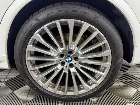 Used 2022 BMW X7 xDrive40i w/ Premium Package AWD/4WD image 13