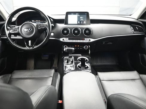 Used 2019 Kia Stinger Premium image 11